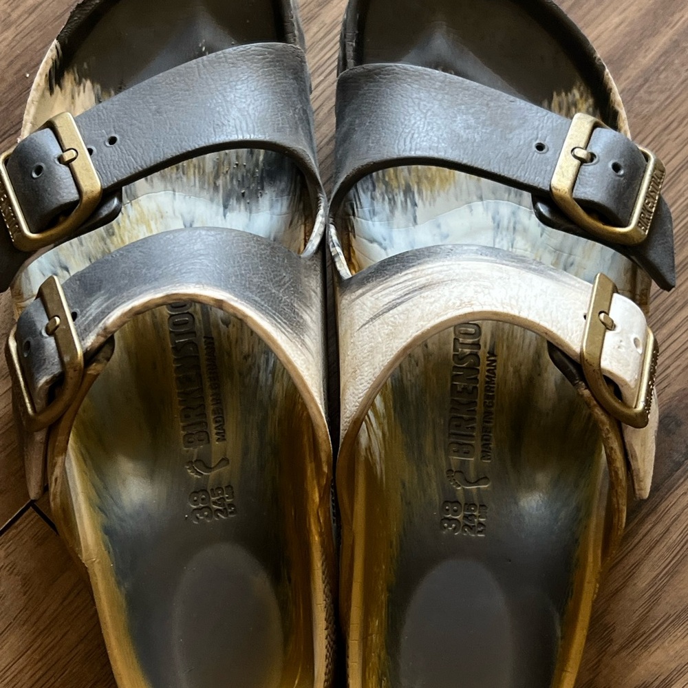 Birkenstock Men's Gray and Tan Buckle Sandals